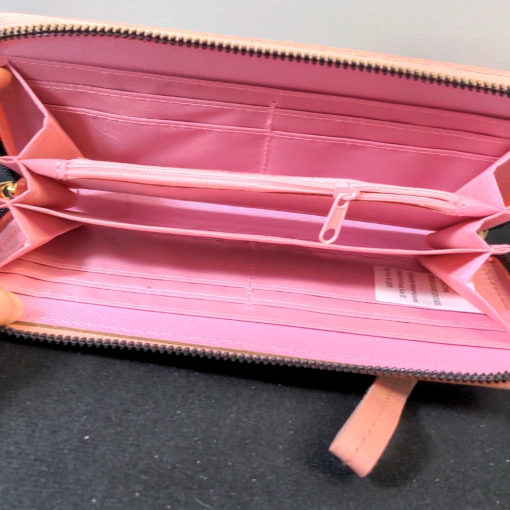Wristlet/Wallet - Picture 3 of 3